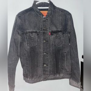 Black Levi’s jean jacket